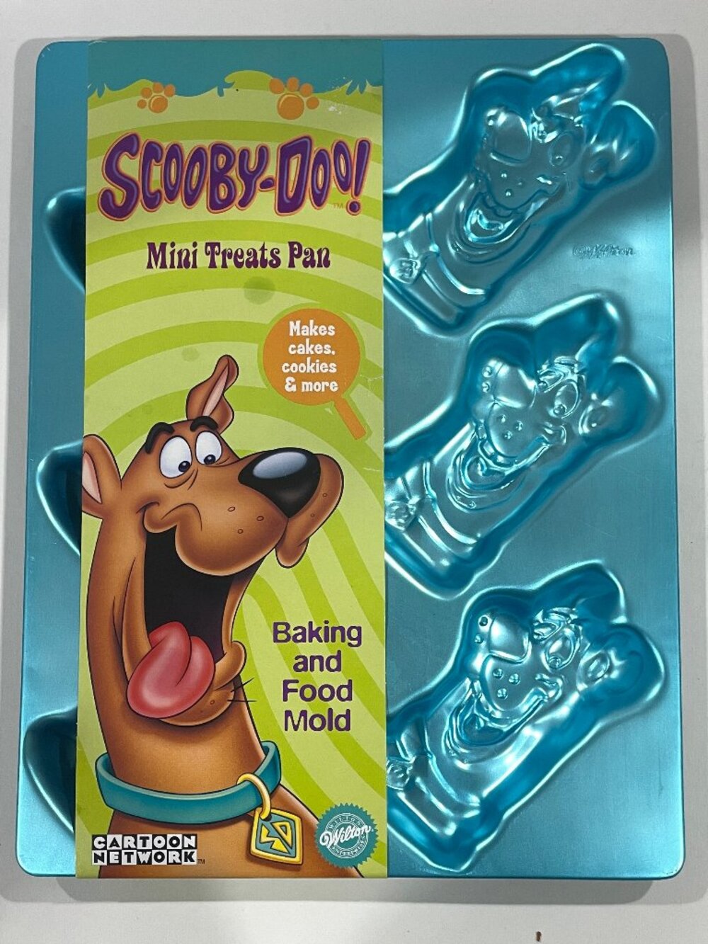 Wilton Scooby-Doo 6 Section Mini Treats Pan Baking Cake, Cookies & Food Mold